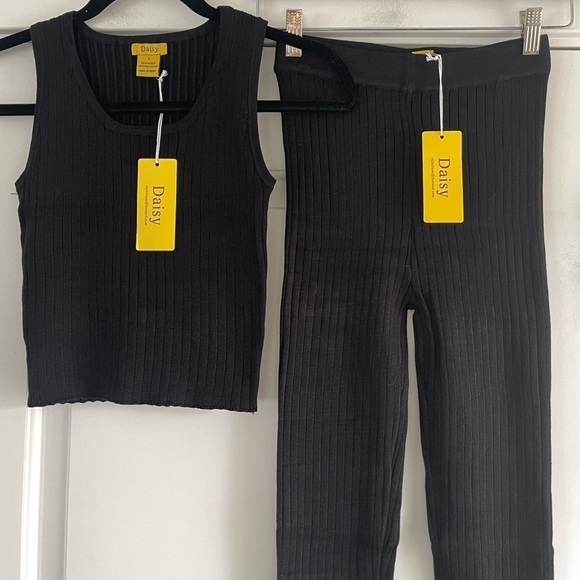 Daisy 2 Piece Ribbed Tank and Legging Set - Picture 4 of 5
